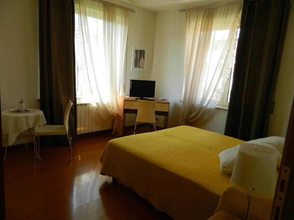 Casa Vacanze Le Terrazze เวโรนา ห้อง รูปภาพ