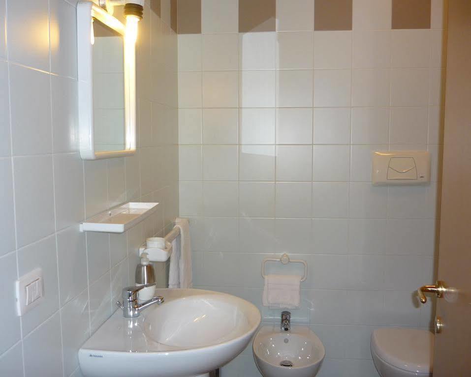 Casa Vacanze Le Terrazze เวโรนา ภายนอก รูปภาพ