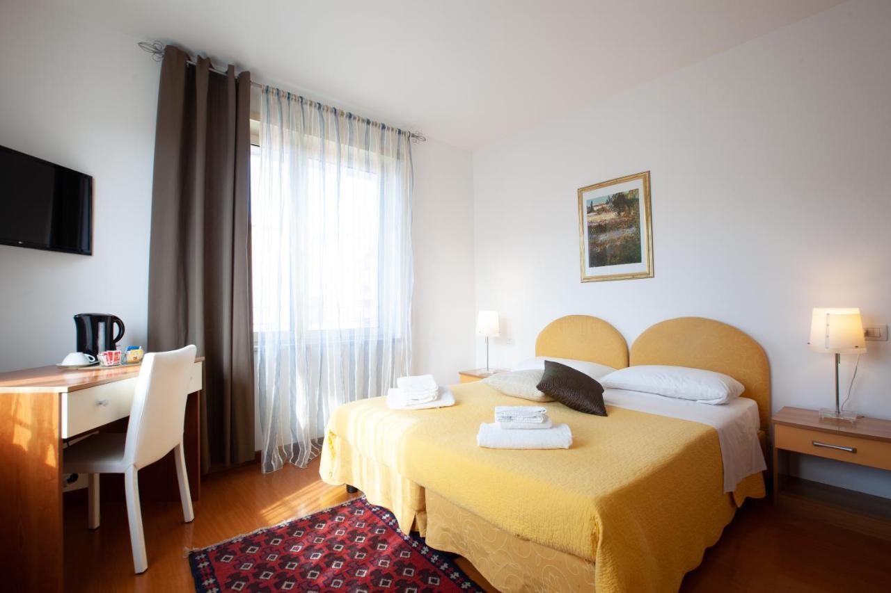 Casa Vacanze Le Terrazze เวโรนา ภายนอก รูปภาพ